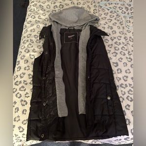 arizona hooded puffer jacket. size M